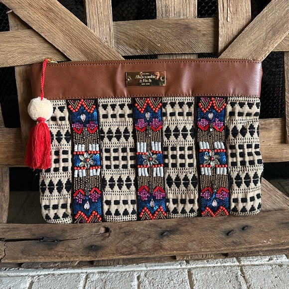Beaded Abercrombie Clutch (49) - Picture 1 of 6